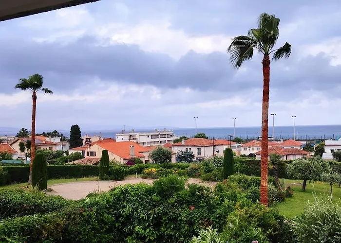 Magnifique 2 Pieces Balcon Vue Antibes